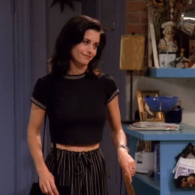 10 Monica Geller outfits that you can re,create